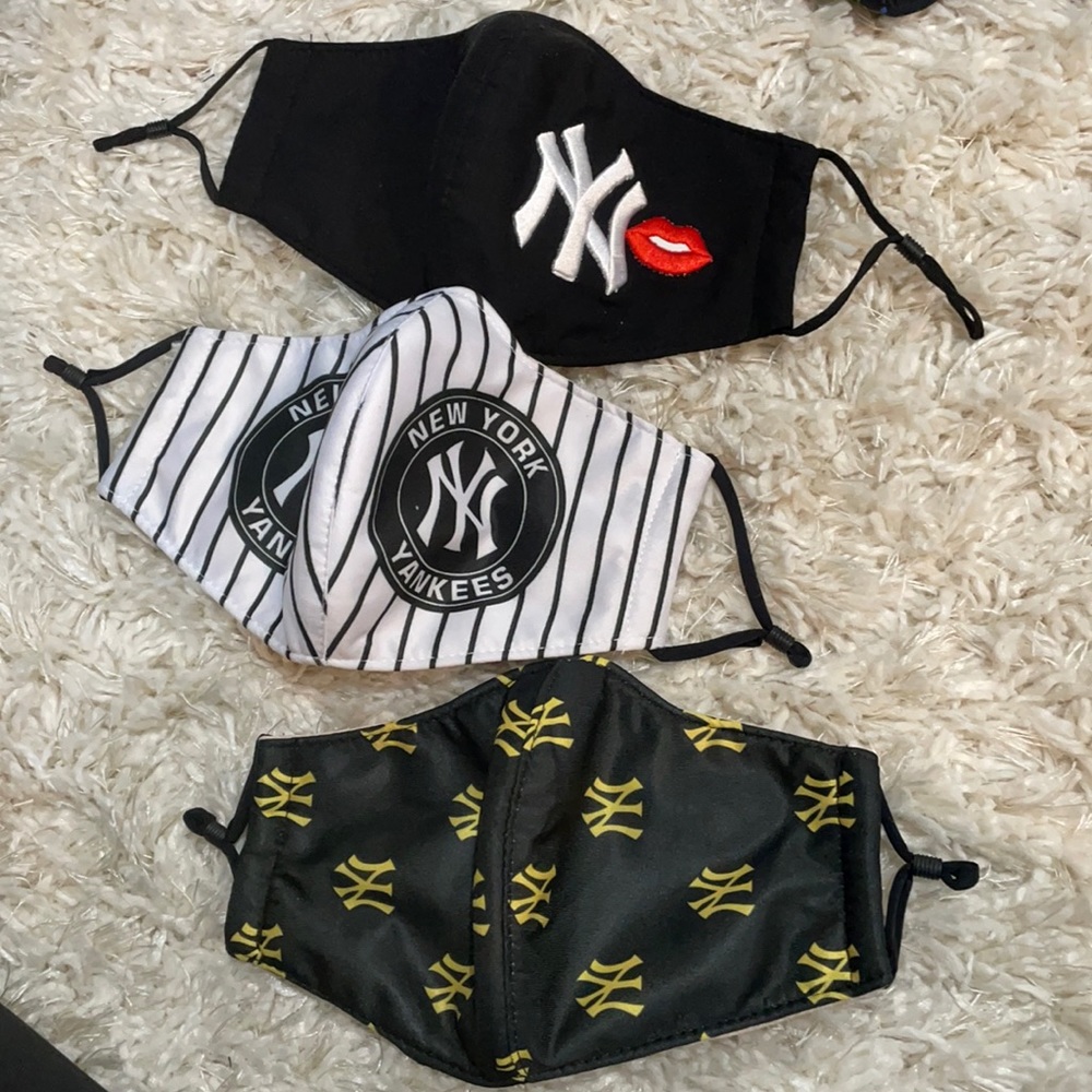 Yankees mask bundle
